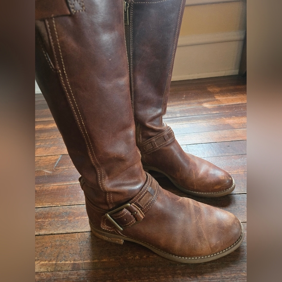 Timberland Boots - Picture 2 of 3